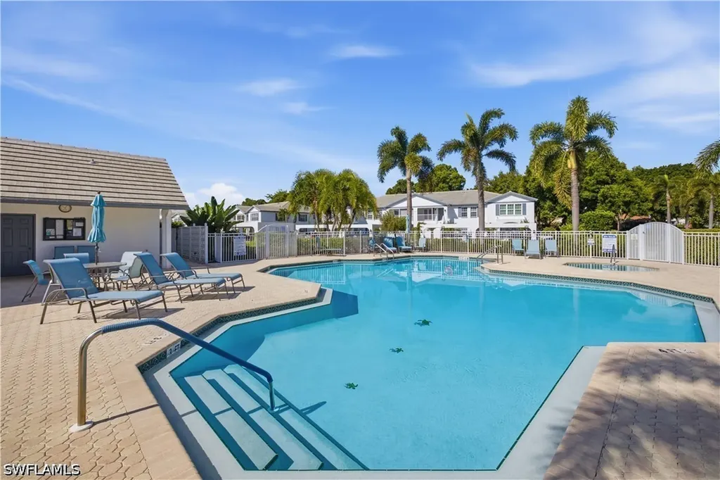 829 Tanbark Drive Naples FL 34108