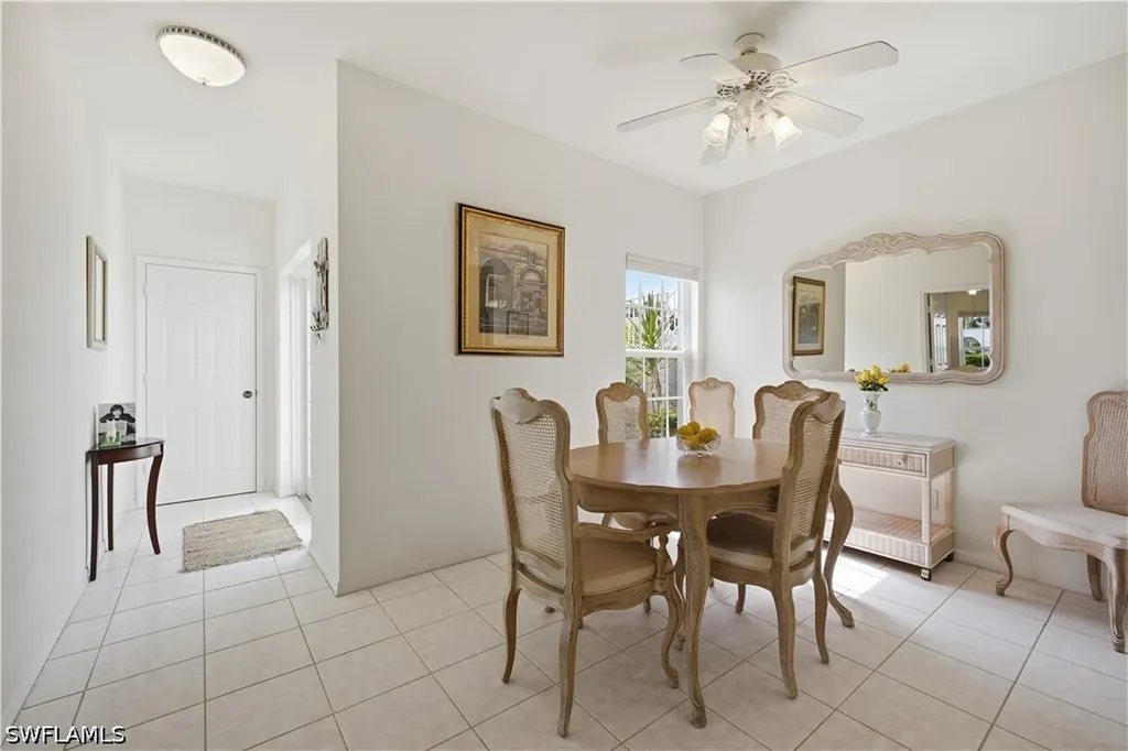 829 Tanbark Drive Naples FL 34108
