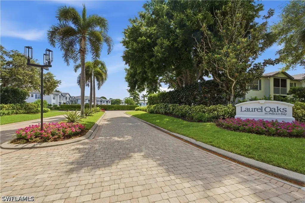 829 Tanbark Drive Naples FL 34108