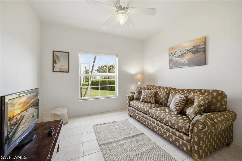 829 Tanbark Drive Naples FL 34108