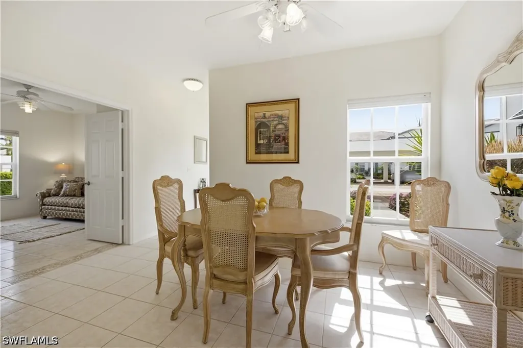 829 Tanbark Drive Naples FL 34108