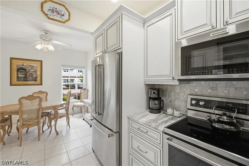 829 Tanbark Drive Naples FL 34108