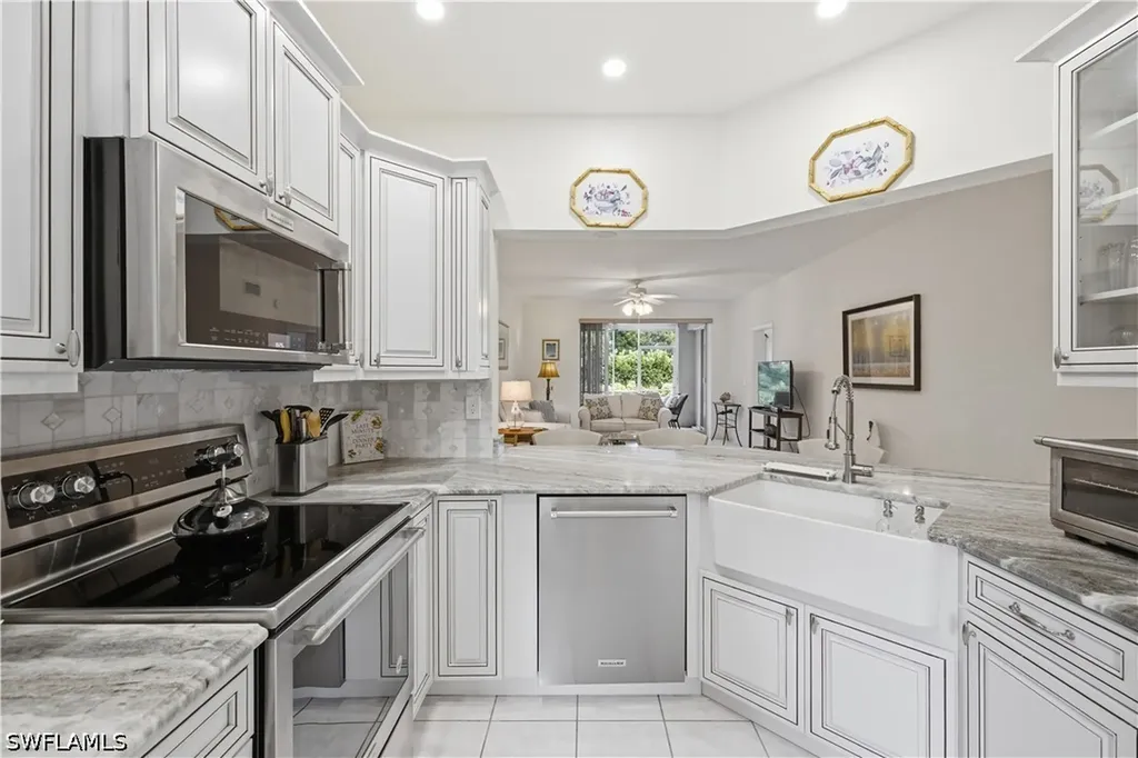 829 Tanbark Drive Naples FL 34108