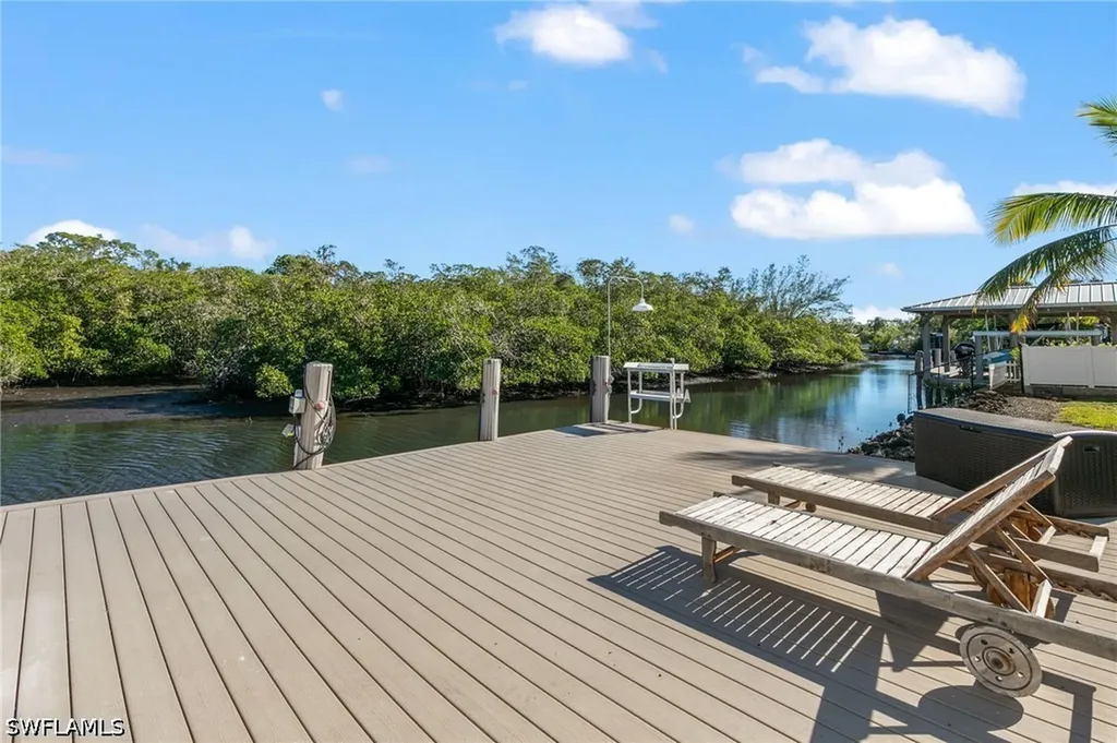2295 Harbor Road Naples FL 34104