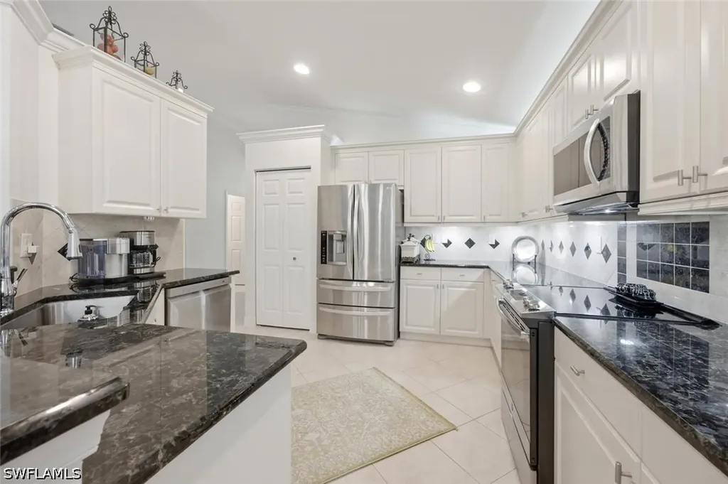 1997 Isla De Palma Circle Naples FL 34119