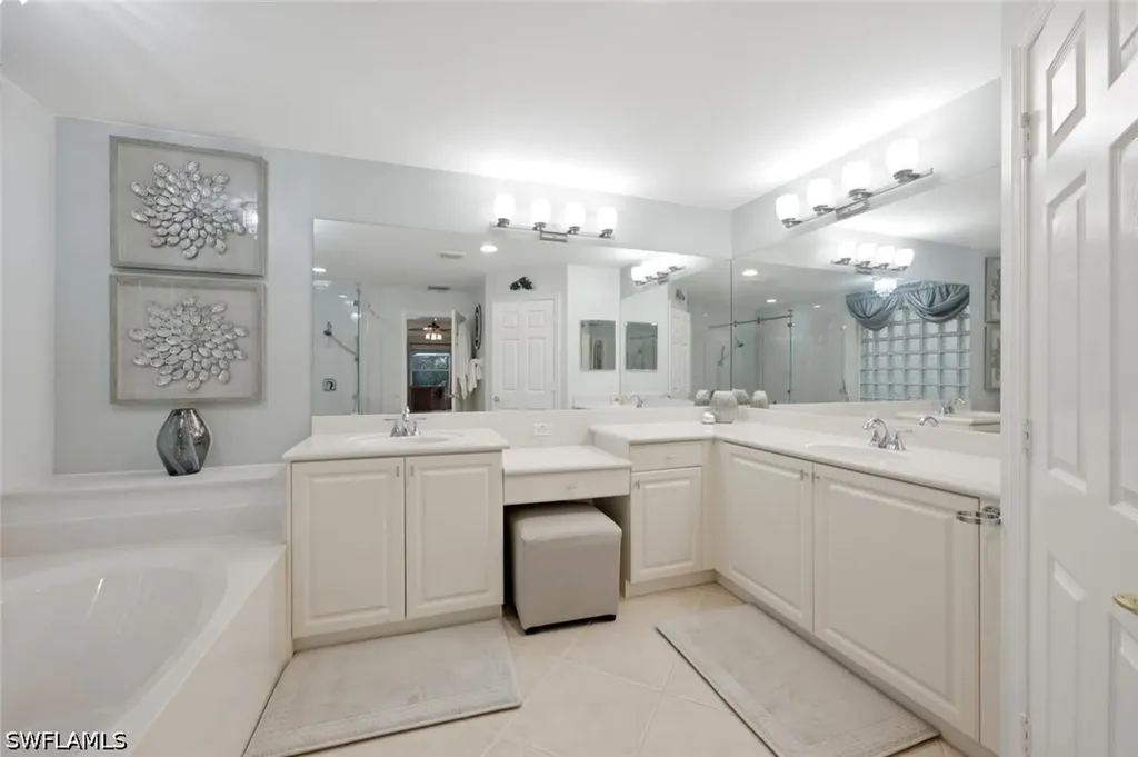 1997 Isla De Palma Circle Naples FL 34119