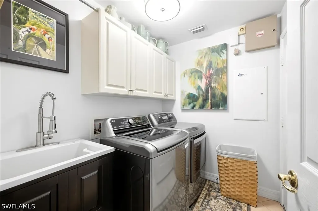 1997 Isla De Palma Circle Naples FL 34119