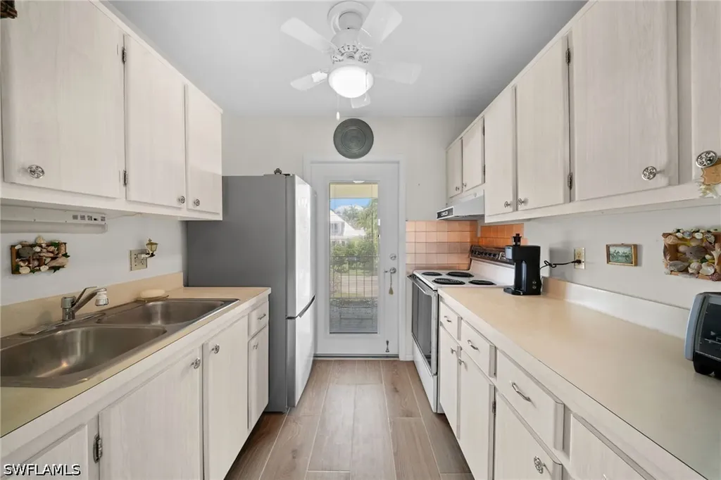 468 12th Avenue S Naples FL 34102