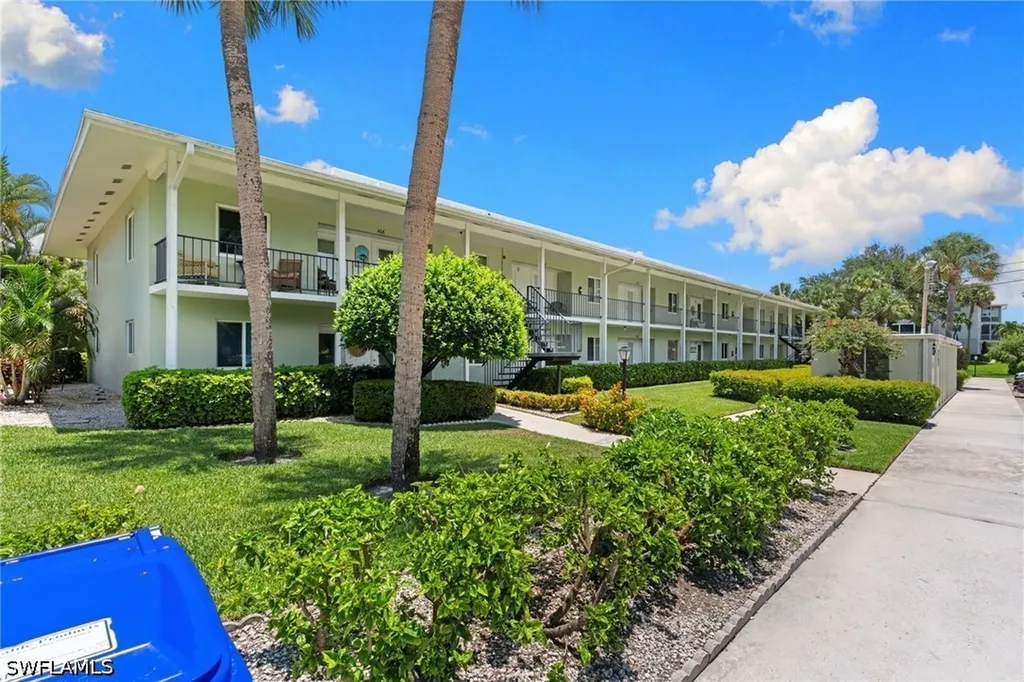 468 12th Avenue S Naples FL 34102