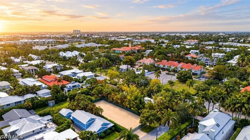 61 4th Street S Naples FL 34102
