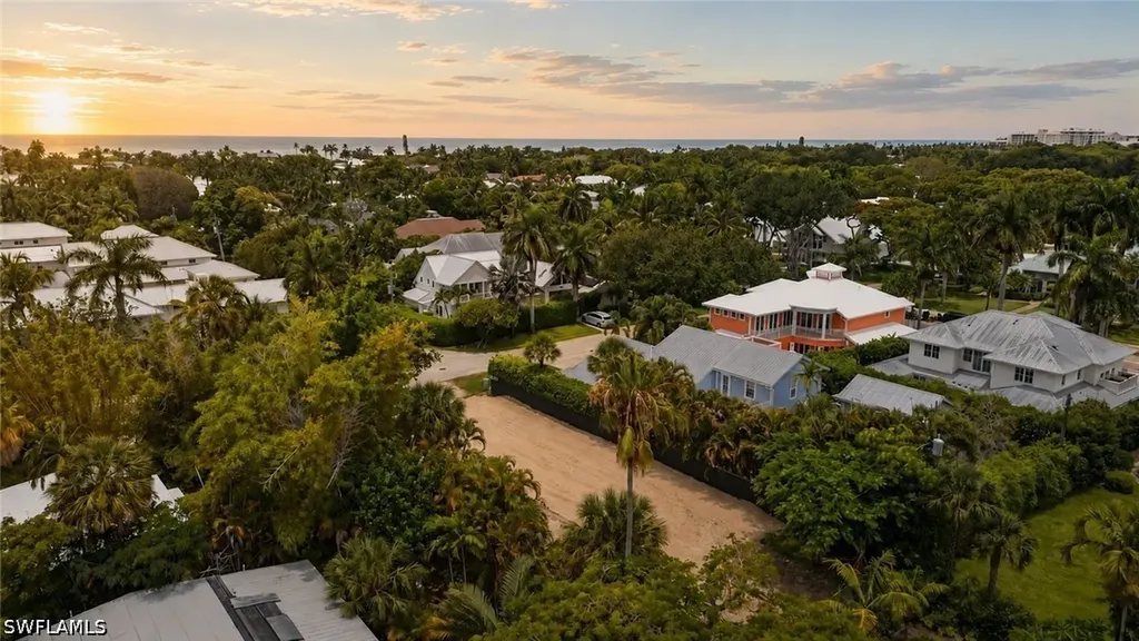 61 4th Street S Naples FL 34102