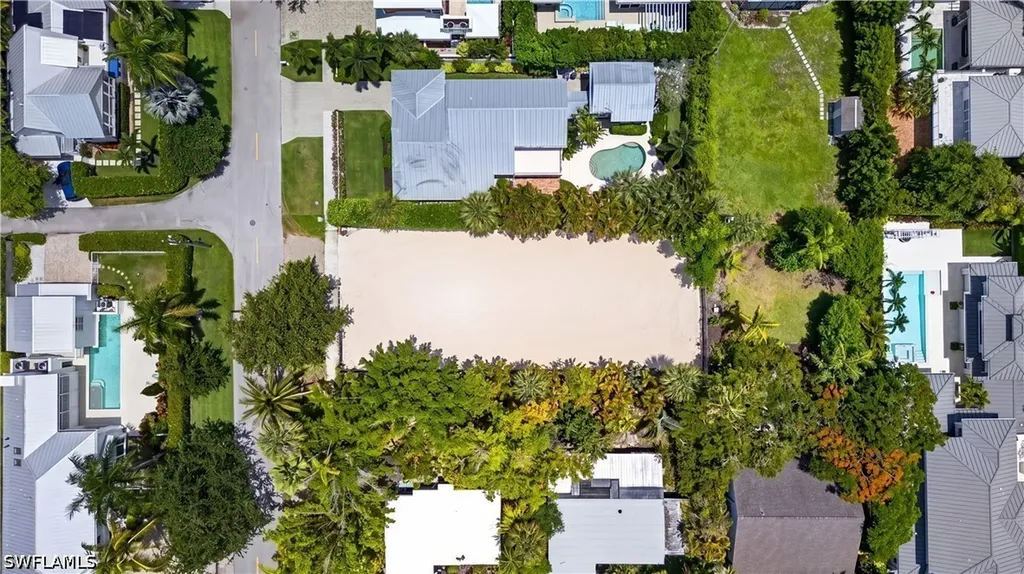 61 4th Street S Naples FL 34102