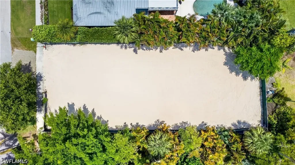 61 4th Street S Naples FL 34102