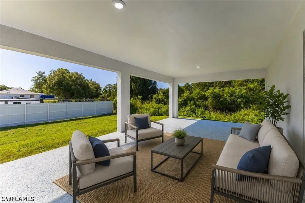 1962 Leghorn Street Lehigh Acres FL 33972