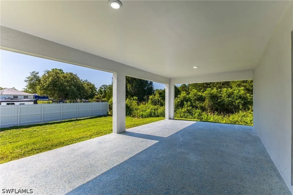 1962 Leghorn Street Lehigh Acres FL 33972