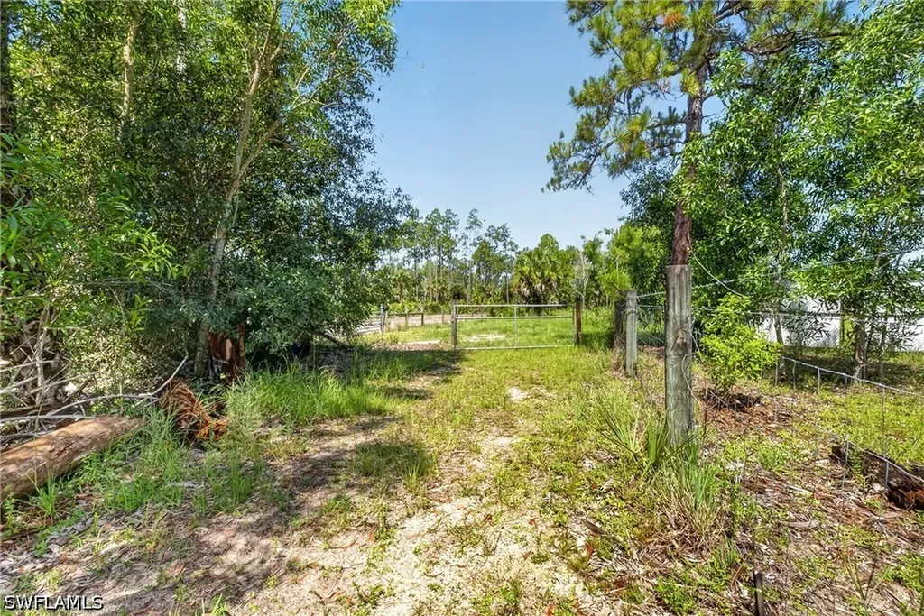 630 Pioneer Trail Naples FL 34117
