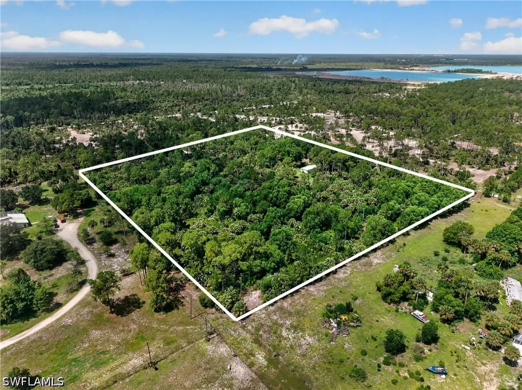 630 Pioneer Trail Naples FL 34117