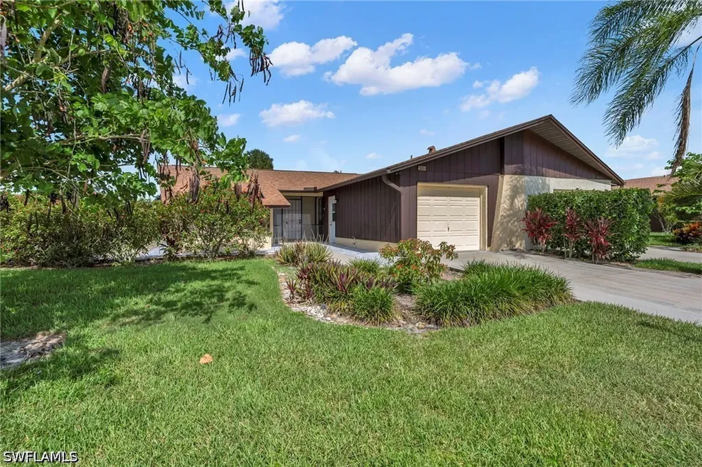 4779 Lakewood Boulevard Naples FL 34112