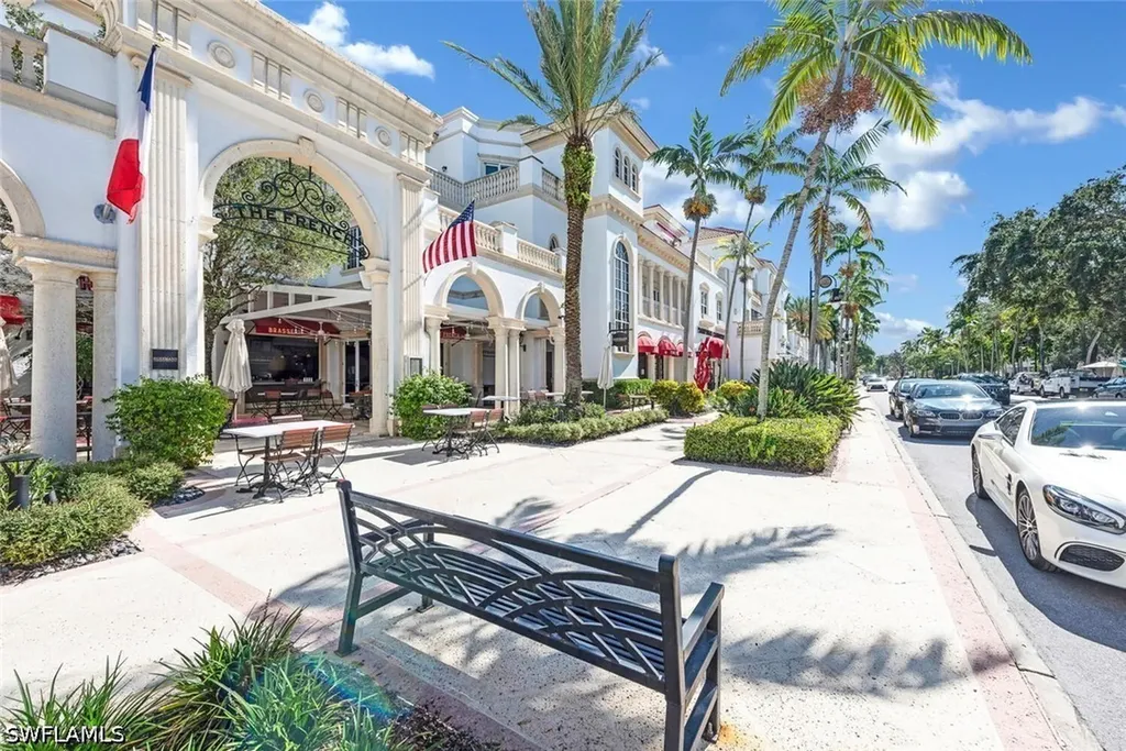 4779 Lakewood Boulevard Naples FL 34112