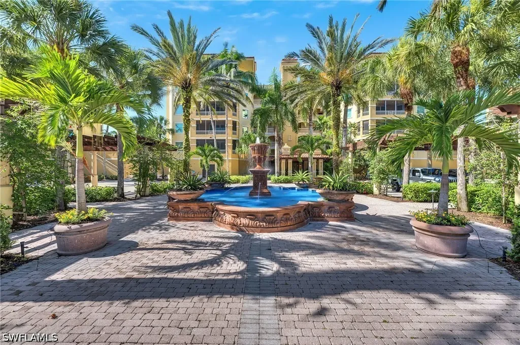 Naples FL, 2738 Tiburon Boulevard E, Unit 406