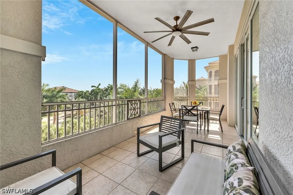 2738 Tiburon Boulevard E Naples FL 34109