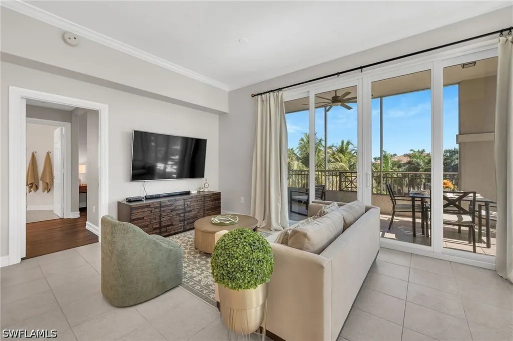 2738 Tiburon Boulevard E Naples FL 34109