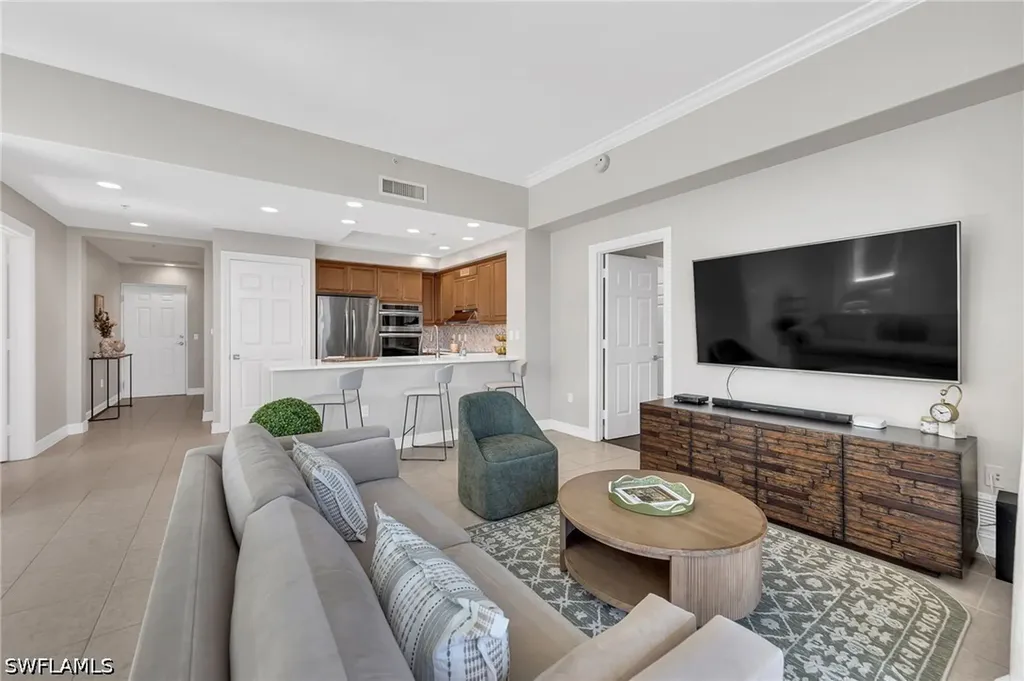 2738 Tiburon Boulevard E Naples FL 34109