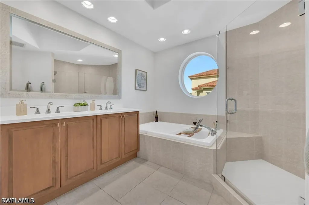 2738 Tiburon Boulevard E Naples FL 34109