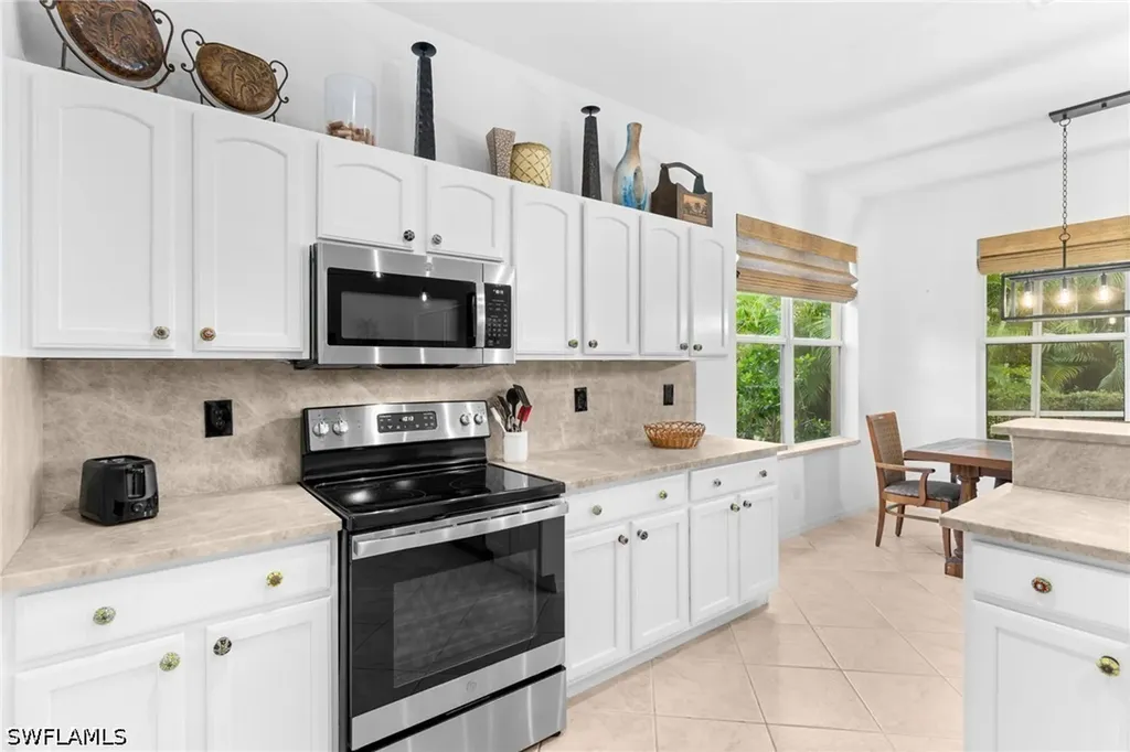 5005 Old Pond Drive Naples FL 34104