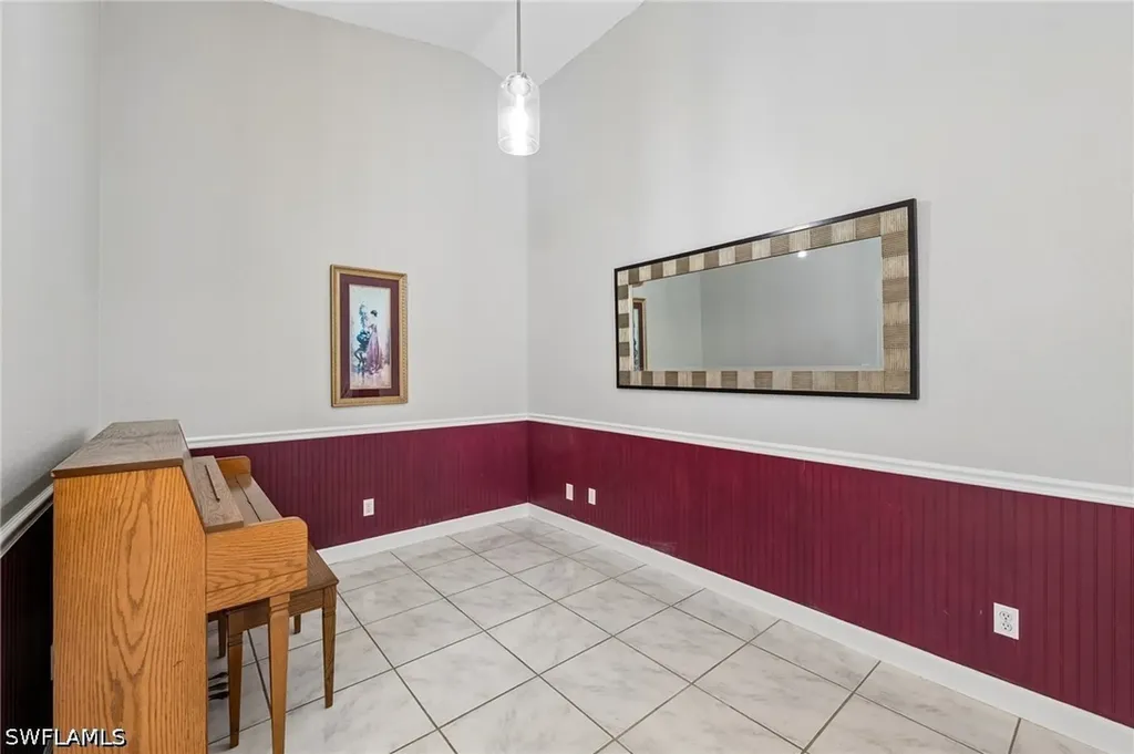 349 Dover Place Naples FL 34104