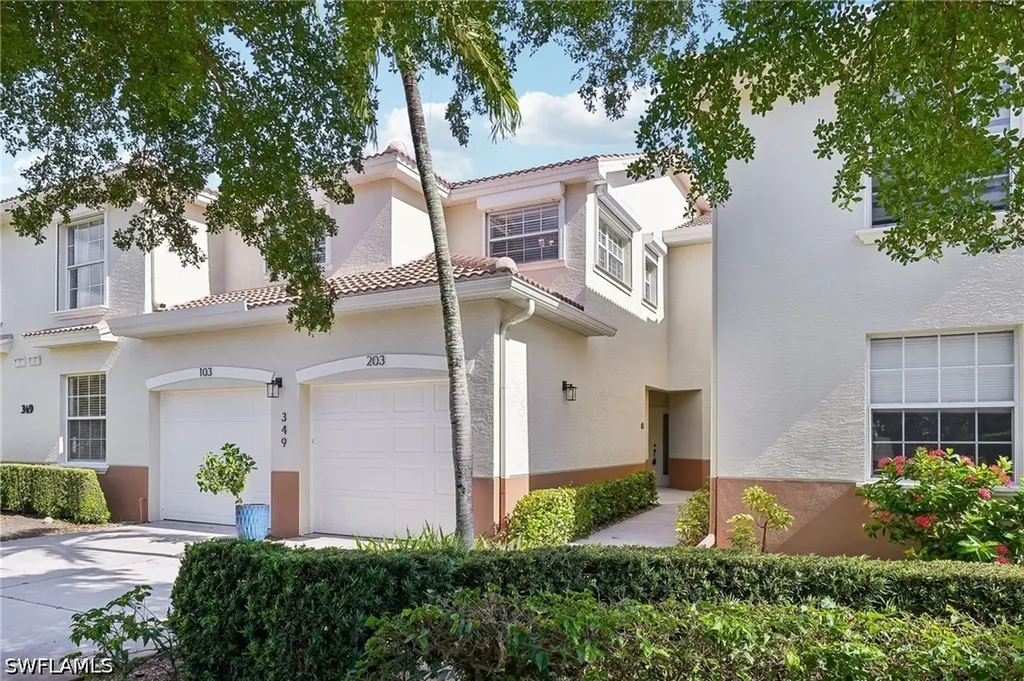 349 Dover Place Naples FL 34104