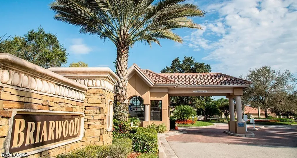 349 Dover Place Naples FL 34104