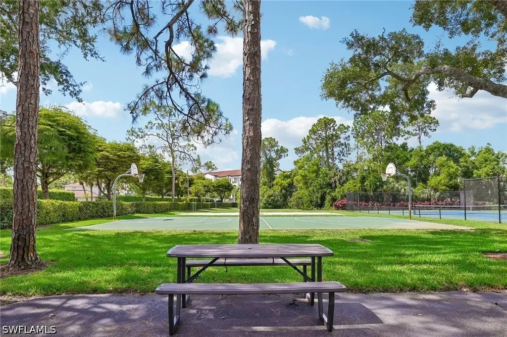 349 Dover Place Naples FL 34104