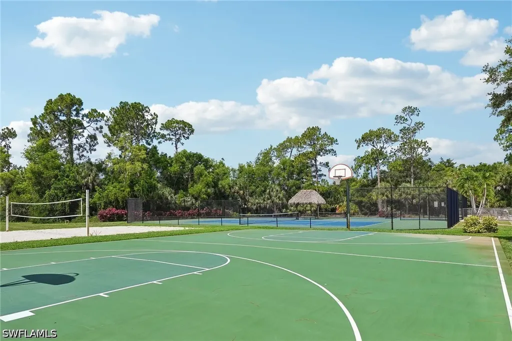 349 Dover Place Naples FL 34104