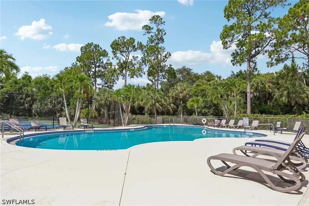 349 Dover Place Naples FL 34104
