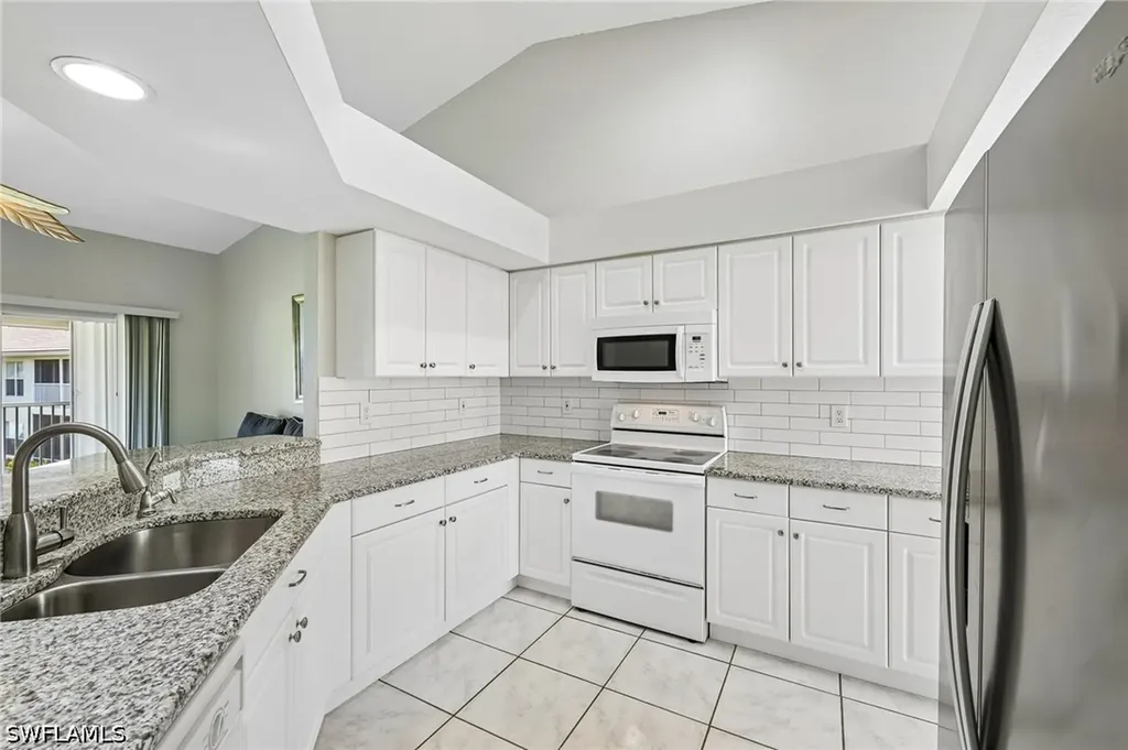 349 Dover Place Naples FL 34104