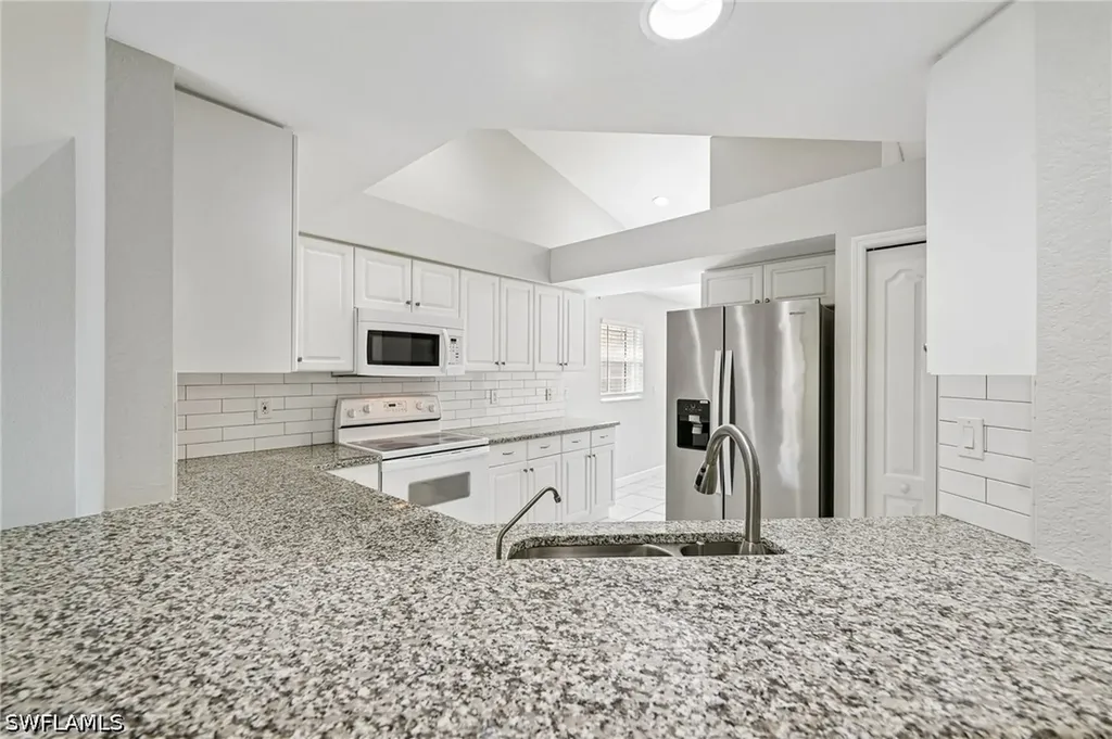 349 Dover Place Naples FL 34104