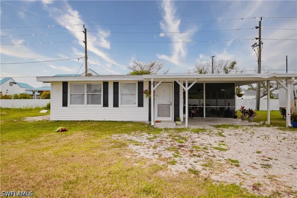 16820 Banyon Fort Myers FL 33980
