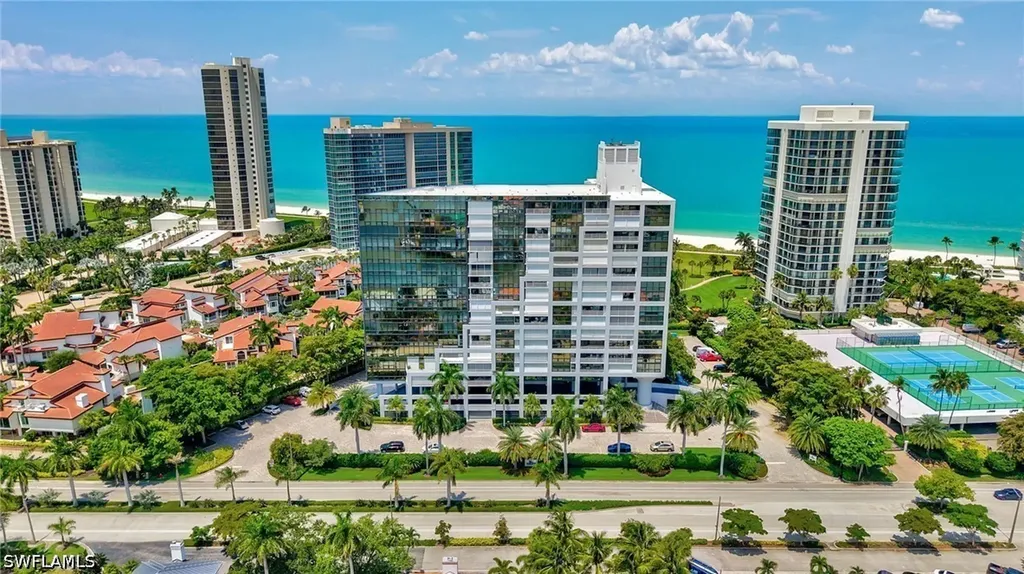 Naples FL, 4751 Gulf Shore Boulevard N, Unit 3