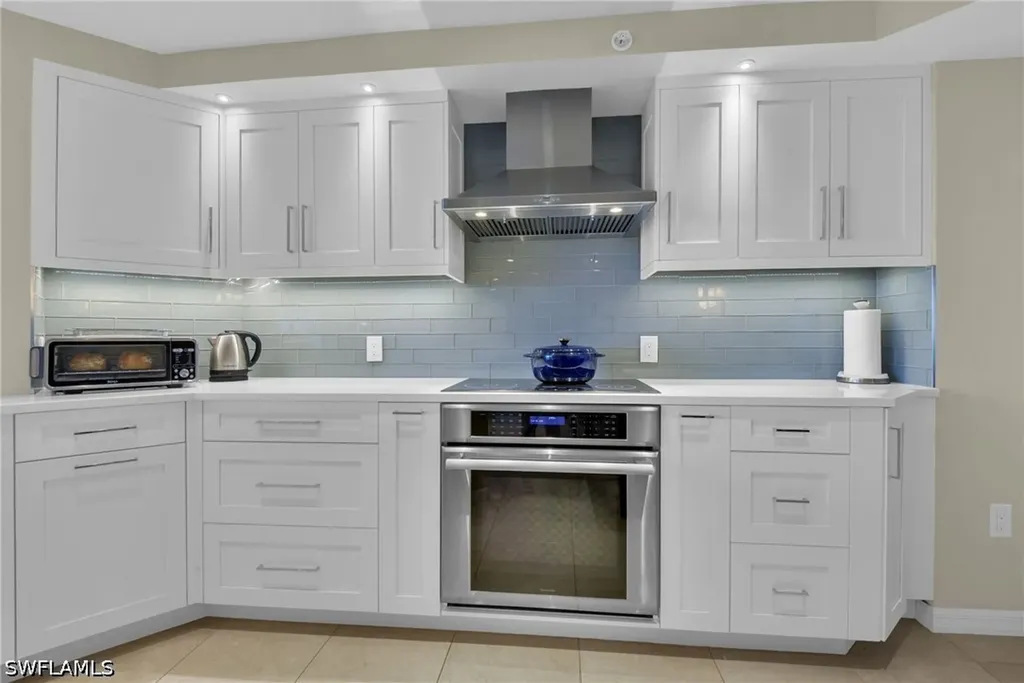 4751 Gulf Shore Boulevard N Naples FL 34103