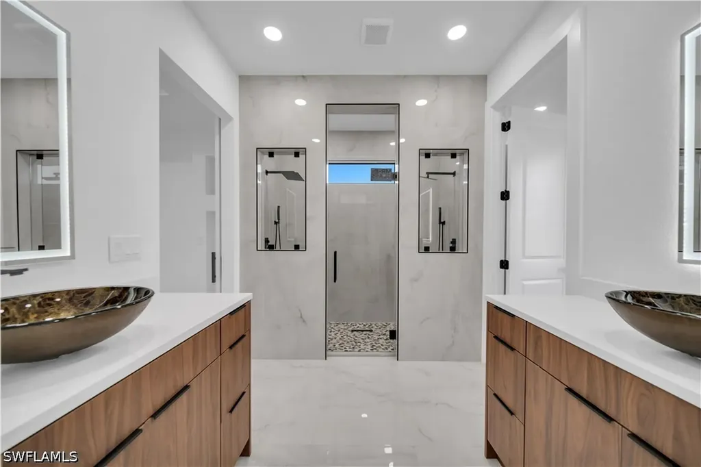 1209 NE 15th Terrace Cape Coral FL 33909