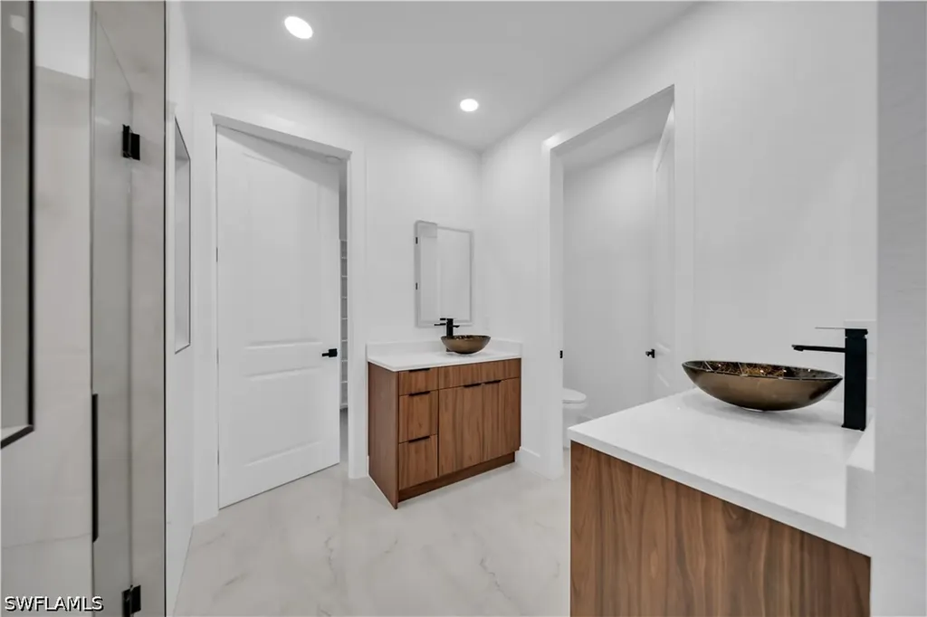 1209 NE 15th Terrace Cape Coral FL 33909