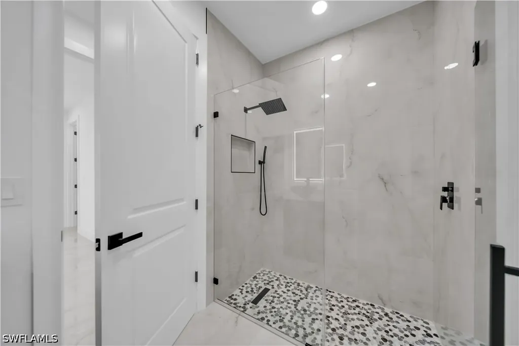 1209 NE 15th Terrace Cape Coral FL 33909