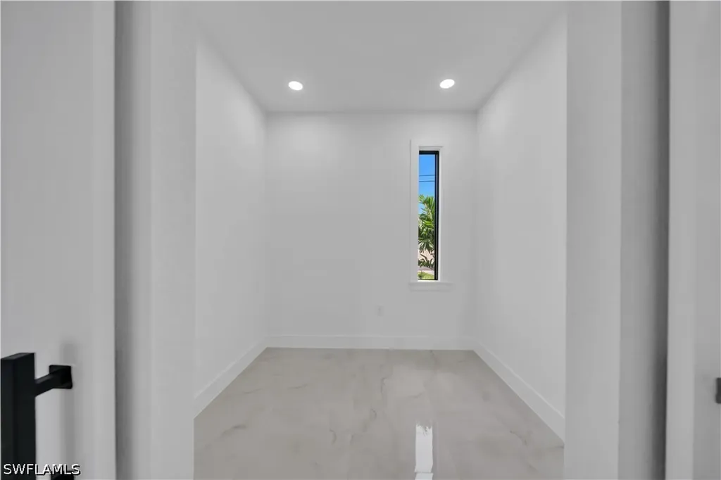 1209 NE 15th Terrace Cape Coral FL 33909