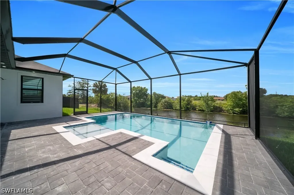 1209 NE 15th Terrace Cape Coral FL 33909