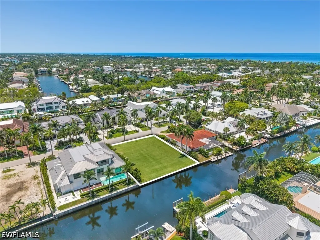 555 17th Avenue S Naples FL 34102