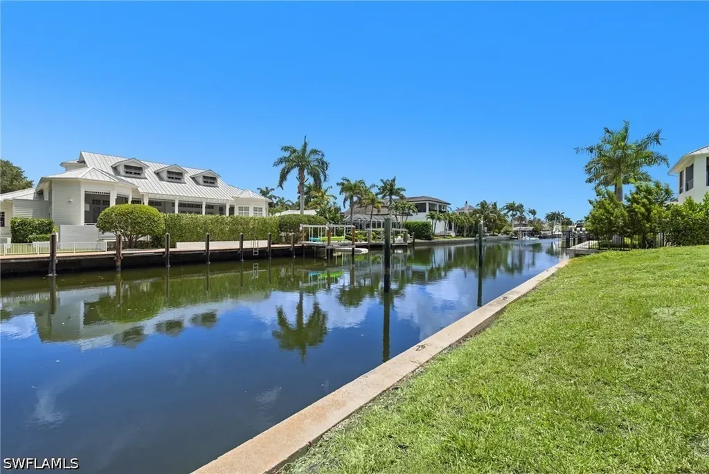 555 17th Avenue S Naples FL 34102