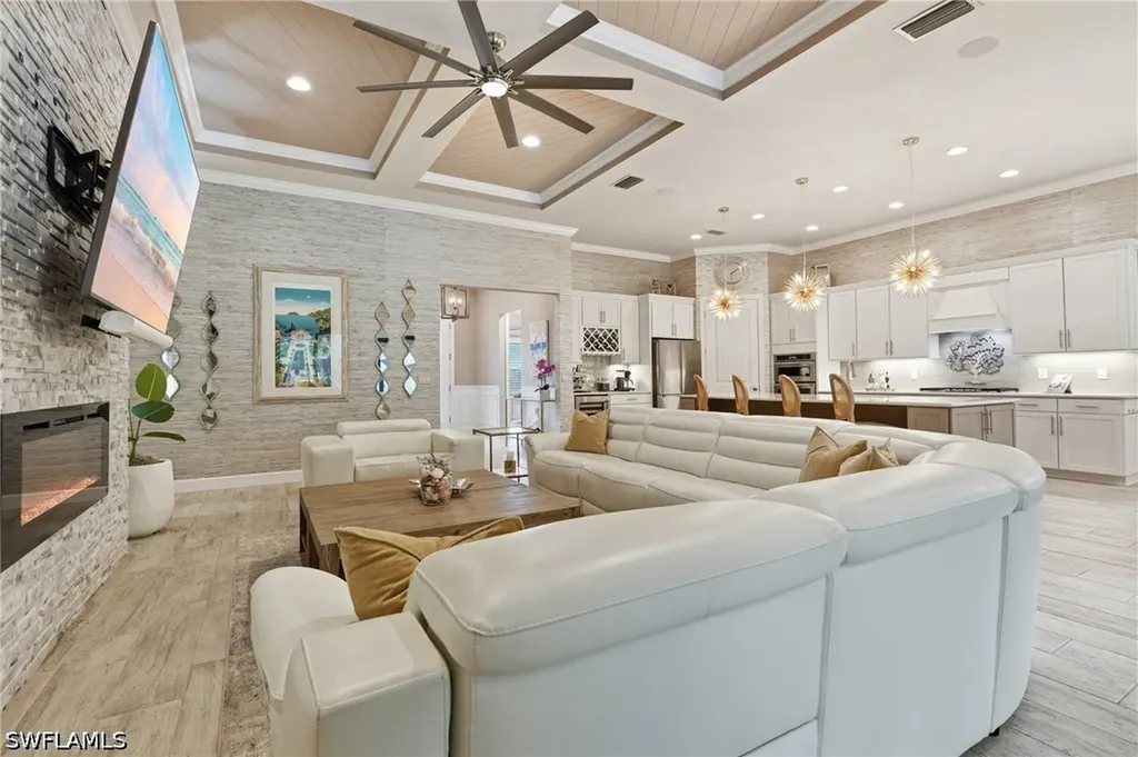 8961 Bahama Swallow Way Naples FL 34120