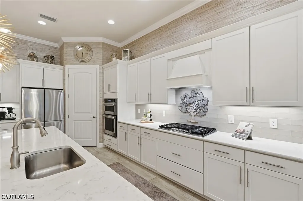 8961 Bahama Swallow Way Naples FL 34120