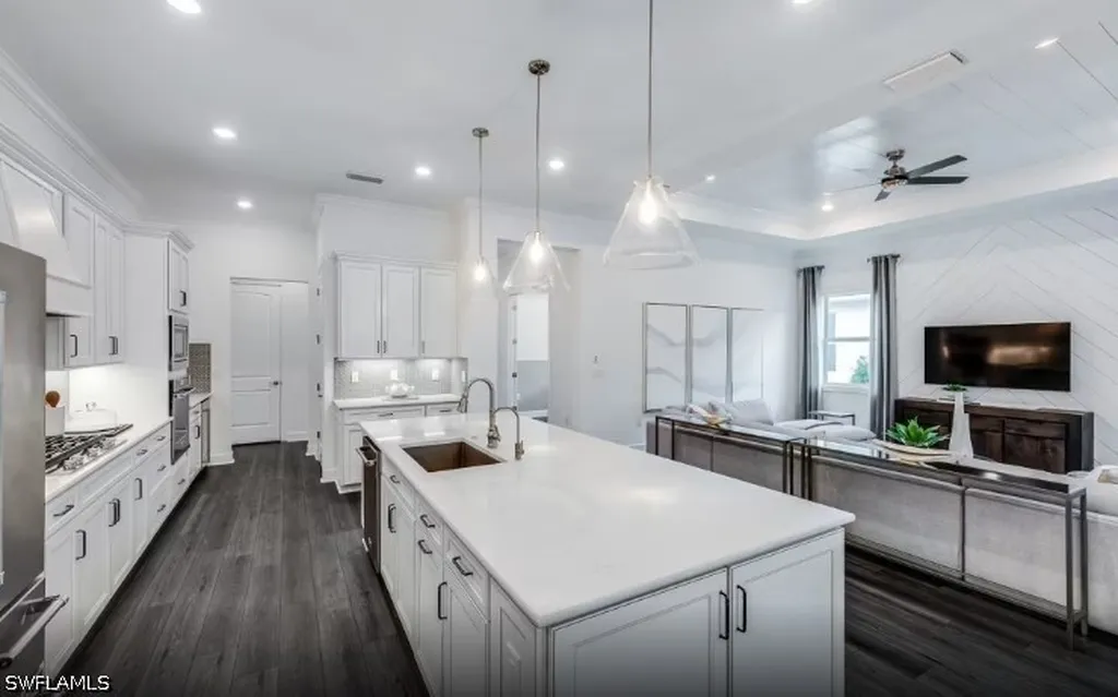 17038 Bishop Boulevard Alva FL 33920